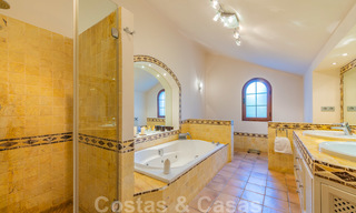 Grande villa de luxe à vendre avec vue panoramique sur la vallée du golf, les montagnes et la mer Méditerranée en Nueva Andalucia, Marbella 25007 