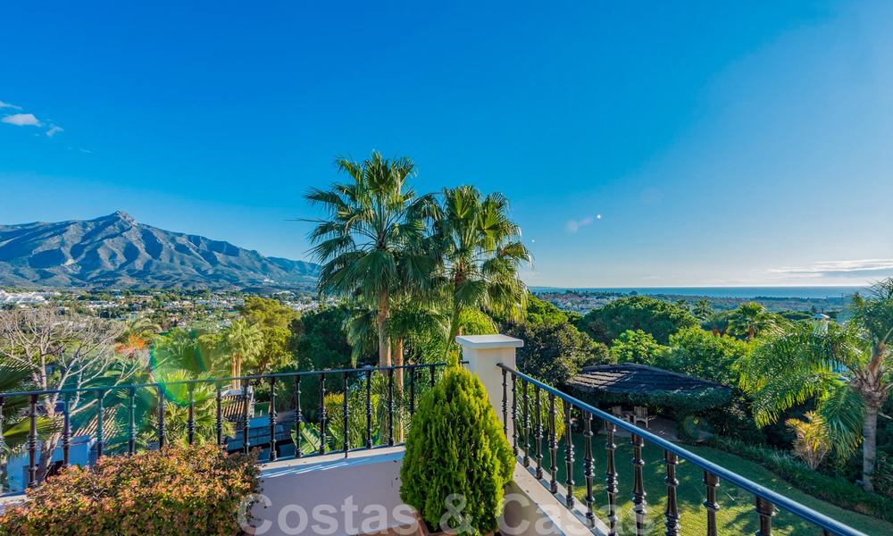 Grande villa de luxe à vendre avec vue panoramique sur la vallée du golf, les montagnes et la mer Méditerranée en Nueva Andalucia, Marbella 25012