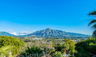 Grande villa de luxe à vendre avec vue panoramique sur la vallée du golf, les montagnes et la mer Méditerranée en Nueva Andalucia, Marbella 25019 