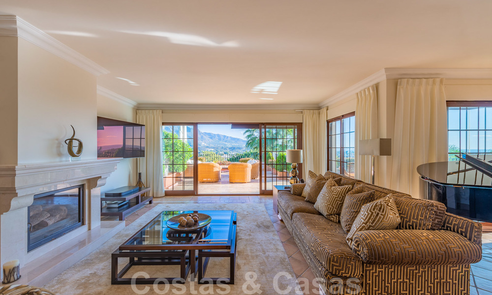 Grande villa de luxe à vendre avec vue panoramique sur la vallée du golf, les montagnes et la mer Méditerranée en Nueva Andalucia, Marbella 25020