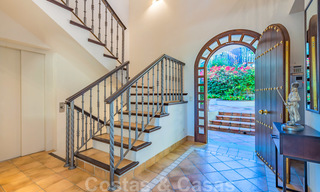 Grande villa de luxe à vendre avec vue panoramique sur la vallée du golf, les montagnes et la mer Méditerranée en Nueva Andalucia, Marbella 25027 