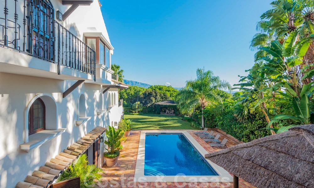 Grande villa de luxe à vendre avec vue panoramique sur la vallée du golf, les montagnes et la mer Méditerranée en Nueva Andalucia, Marbella 25028