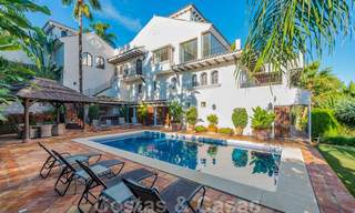 Grande villa de luxe à vendre avec vue panoramique sur la vallée du golf, les montagnes et la mer Méditerranée en Nueva Andalucia, Marbella 25030 