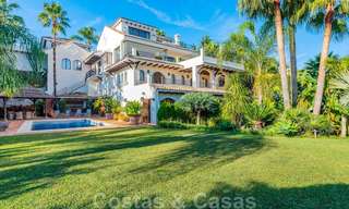Grande villa de luxe à vendre avec vue panoramique sur la vallée du golf, les montagnes et la mer Méditerranée en Nueva Andalucia, Marbella 25035 