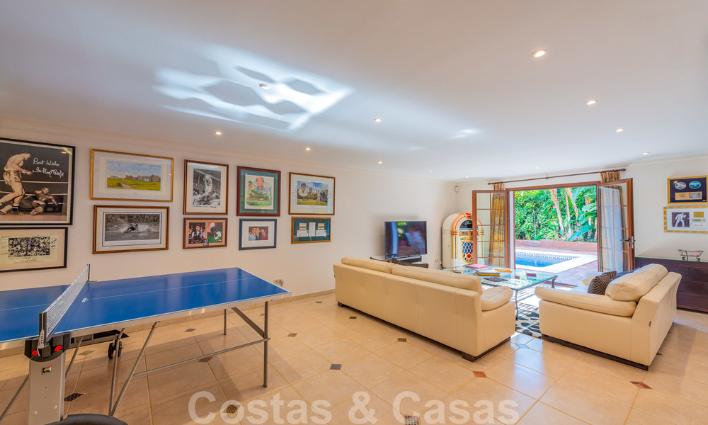 Grande villa de luxe à vendre avec vue panoramique sur la vallée du golf, les montagnes et la mer Méditerranée en Nueva Andalucia, Marbella 25044