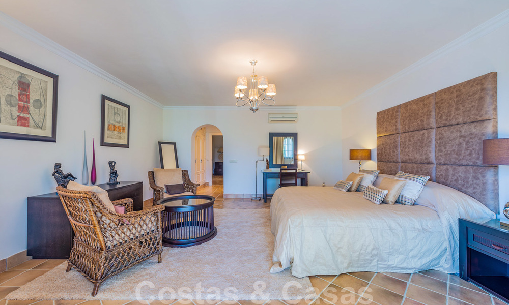 Grande villa de luxe à vendre avec vue panoramique sur la vallée du golf, les montagnes et la mer Méditerranée en Nueva Andalucia, Marbella 25053