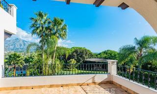 Grande villa de luxe à vendre avec vue panoramique sur la vallée du golf, les montagnes et la mer Méditerranée en Nueva Andalucia, Marbella 25059 
