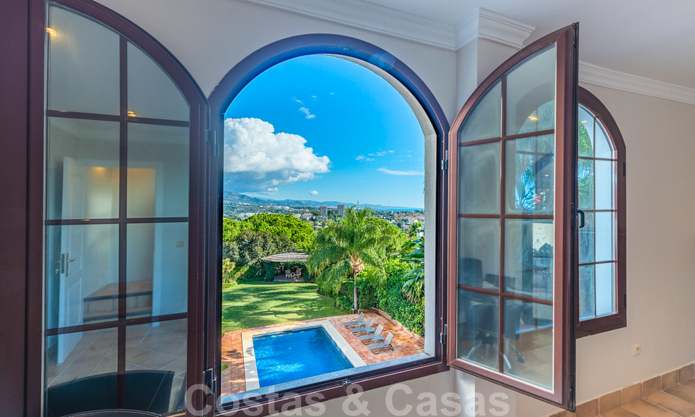 Grande villa de luxe à vendre avec vue panoramique sur la vallée du golf, les montagnes et la mer Méditerranée en Nueva Andalucia, Marbella 25068