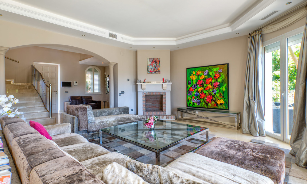Villa individuelle de style classique en vente dans la très convoitée Nueva Andalucia, Marbella 25079