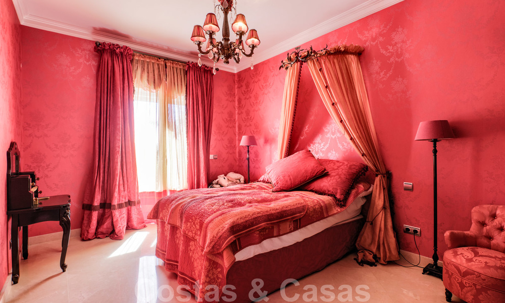 Villa individuelle de style classique en vente dans la très convoitée Nueva Andalucia, Marbella 25080