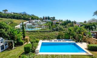 Villa individuelle de style classique en vente dans la très convoitée Nueva Andalucia, Marbella 25087 