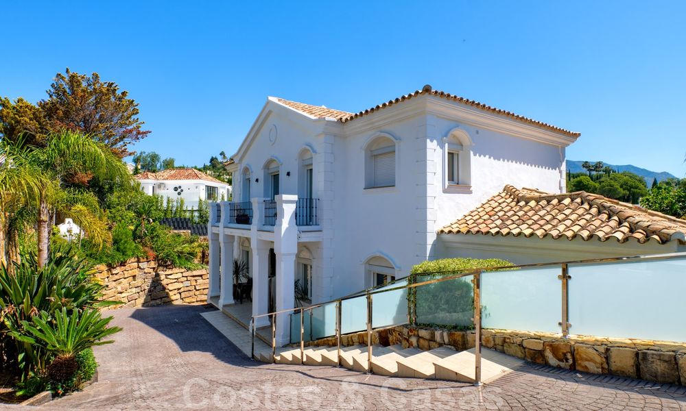Villa individuelle de style classique en vente dans la très convoitée Nueva Andalucia, Marbella 25090
