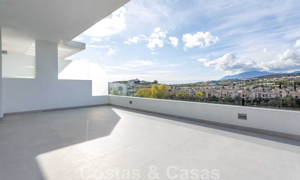 Appartement de design moderne à vendre avec une terrasse spacieuse, à côté du terrain de golf de Marbella - Estepona 25381