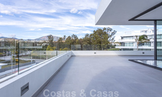 Appartement de design moderne à vendre avec une terrasse spacieuse, à côté du terrain de golf de Marbella - Estepona 25382 
