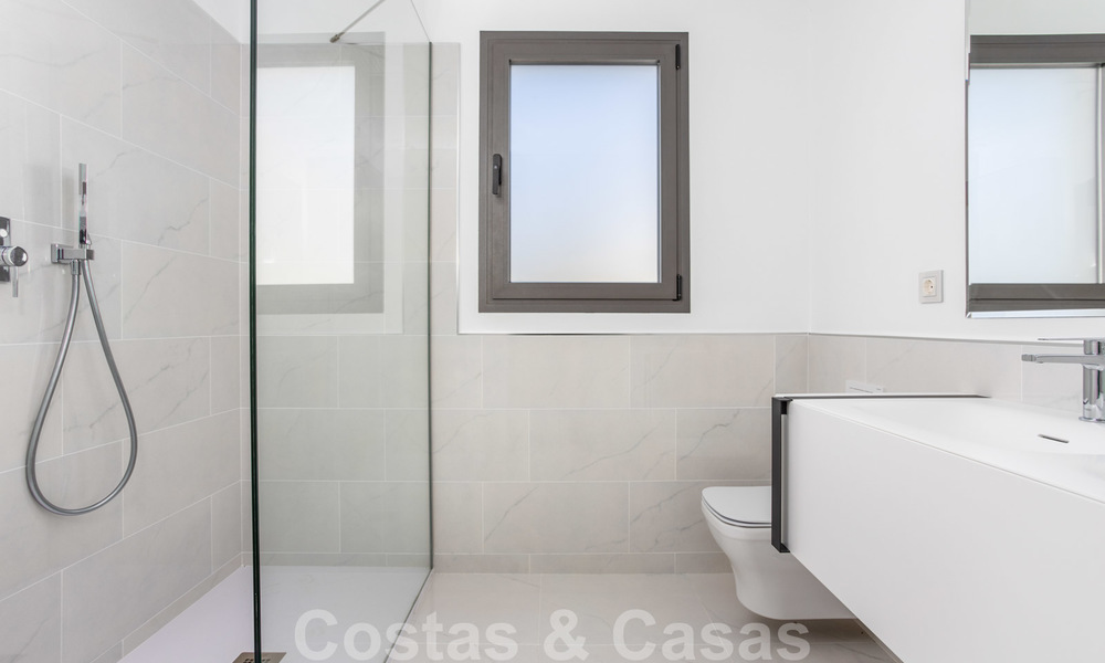 Appartement de design moderne à vendre avec une terrasse spacieuse, à côté du terrain de golf de Marbella - Estepona 25390