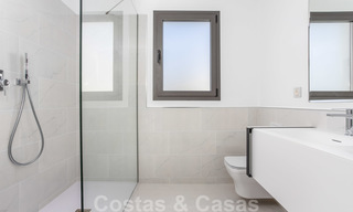 Appartement de design moderne à vendre avec une terrasse spacieuse, à côté du terrain de golf de Marbella - Estepona 25390 