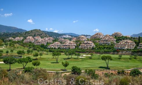 Spacieux appartements de luxe avec une grande terrasse et des vues panoramiques dans un complexe élégant entouré d'un terrain de golf à Marbella - Benahavis 25159