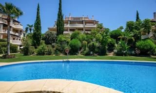 Spacieux appartements de luxe avec une grande terrasse et des vues panoramiques dans un complexe élégant entouré d'un terrain de golf à Marbella - Benahavis 25167 