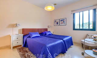 Spacieux appartements de luxe avec une grande terrasse et des vues panoramiques dans un complexe élégant entouré d'un terrain de golf à Marbella - Benahavis 25174 