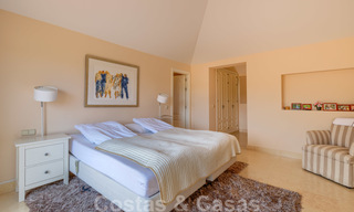 Spacieux appartements de luxe avec une grande terrasse et des vues panoramiques dans un complexe élégant entouré d'un terrain de golf à Marbella - Benahavis 25184 