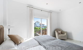 Magnifique appartement penthouse rénové à vendre, dans un complexe en deuxième ligne de plage à Puerto Banus, Marbella. Réduction significative de prix ! 25407 