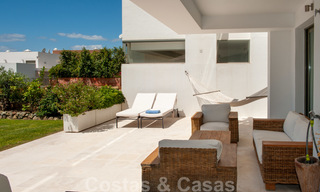 Appartement moderne en première ligne du golf avec de belles vues sur le golf et la mer à vendre à Los Flamingos Golf à Marbella - Benahavis 25130 