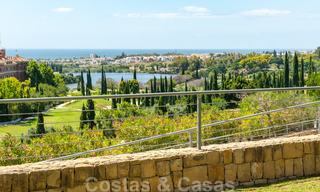 Appartement moderne en première ligne du golf avec de belles vues sur le golf et la mer à vendre à Los Flamingos Golf à Marbella - Benahavis 25133 