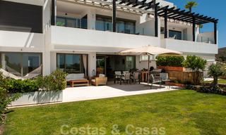 Appartement moderne en première ligne du golf avec de belles vues sur le golf et la mer à vendre à Los Flamingos Golf à Marbella - Benahavis 25136 