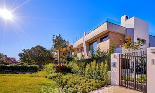 Villas modernes, jumelées, à vendre à 300 mètres de la plage - Puerto Banus, Marbella 31645 