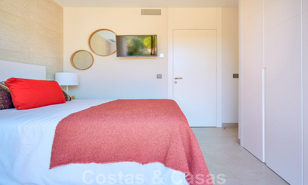 Villas modernes, jumelées, à vendre à 300 mètres de la plage - Puerto Banus, Marbella 31653