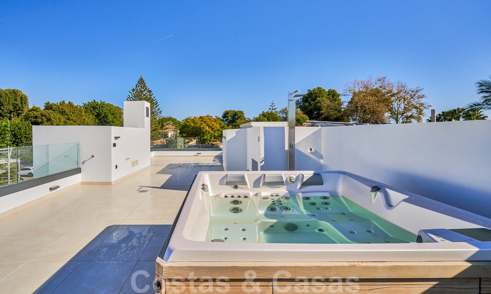 Villas modernes, jumelées, à vendre à 300 mètres de la plage - Puerto Banus, Marbella 31663