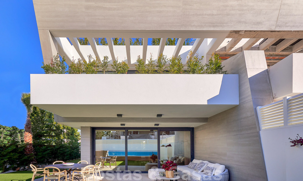 Villas modernes, jumelées, à vendre à 300 mètres de la plage - Puerto Banus, Marbella 31676