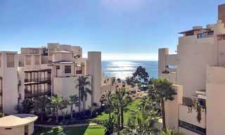 Appartement moderne à vendre dans un complexe de première ligne de plage avec vue sur la mer entre Marbella et Estepona 25553 