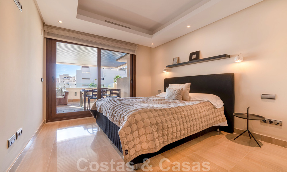 Appartement moderne à vendre dans un complexe de plage de première ligne avec vue sur la mer entre Marbella et Estepona 25631