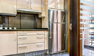 Appartement moderne avec jardin à vendre dans un complexe de plage de première ligne avec piscine privée entre Marbella et Estepona 25647 