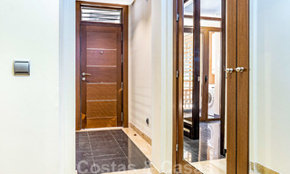 Appartement moderne avec jardin à vendre dans un complexe de plage de première ligne avec piscine privée entre Marbella et Estepona 25653 