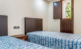 Appartement moderne avec jardin à vendre dans un complexe de plage de première ligne avec piscine privée entre Marbella et Estepona 25655 