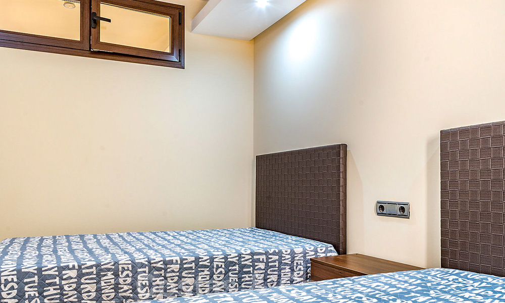 Appartement moderne avec jardin à vendre dans un complexe de plage de première ligne avec piscine privée entre Marbella et Estepona 25656