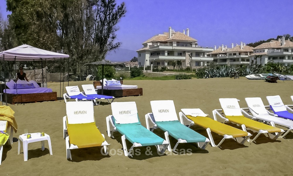Appartements de luxe en première ligne de plage à vendre, Marbella - Estepona, Costa del Sol 13758