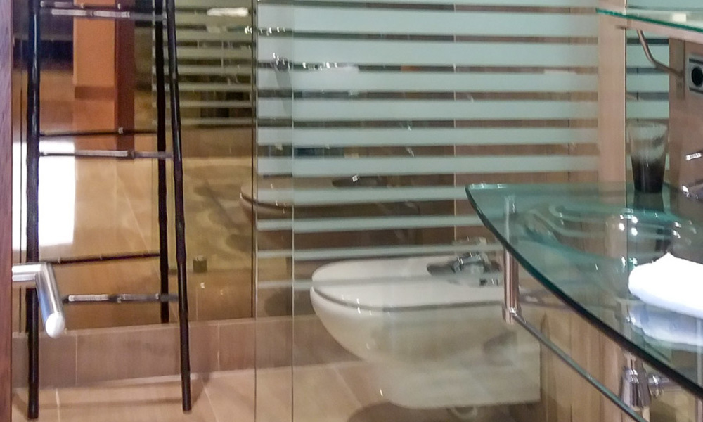 Appartement moderne à vendre dans un complexe de première ligne de plage avec vue sur la mer, entre Marbella et Estepona 25727