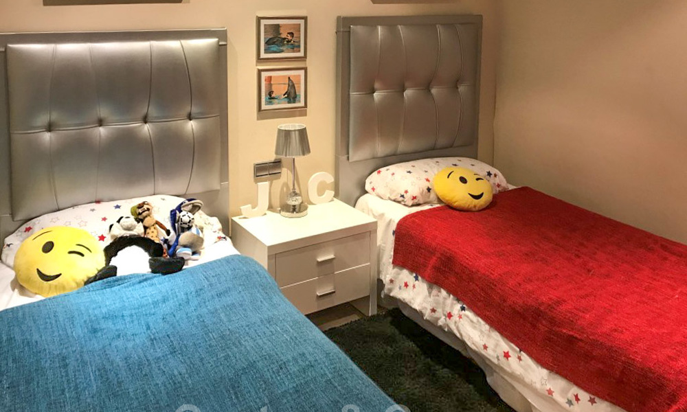 Appartement moderne à vendre dans un complexe de première ligne de plage avec vue sur la mer, entre Marbella et Estepona 25730