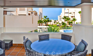 Appartement moderne à vendre dans un complexe de première ligne de plage avec vue sur la mer, entre Marbella et Estepona 25735 