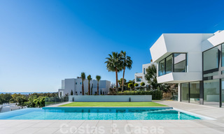 Nouvelle villa contemporaine de luxe impressionnante à vendre avec vue imprenable sur le golf et la mer à Marbella - Benahavis 25796 