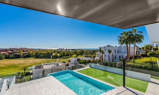 Nouvelle villa contemporaine de luxe impressionnante à vendre avec vue imprenable sur le golf et la mer à Marbella - Benahavis 25797 