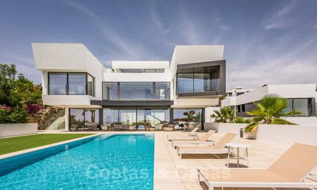 Nouvelle villa contemporaine de luxe impressionnante à vendre avec vue imprenable sur le golf et la mer à Marbella - Benahavis 25799