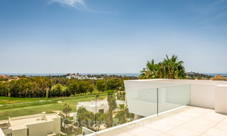 Nouvelle villa contemporaine de luxe impressionnante à vendre avec vue imprenable sur le golf et la mer à Marbella - Benahavis 25800 