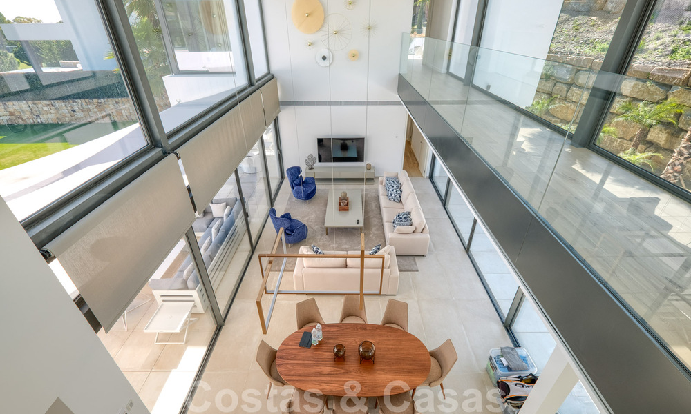 Prêt à emménager, nouvelle villa moderne de luxe à vendre, située directement sur le terrain de golf de Marbella - Benahavis 35394
