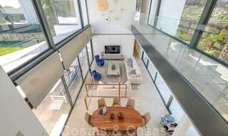 Prêt à emménager, nouvelle villa moderne de luxe à vendre, située directement sur le terrain de golf de Marbella - Benahavis 35394 