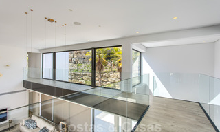 Prêt à emménager, nouvelle villa moderne de luxe à vendre, située directement sur le terrain de golf de Marbella - Benahavis 35418 