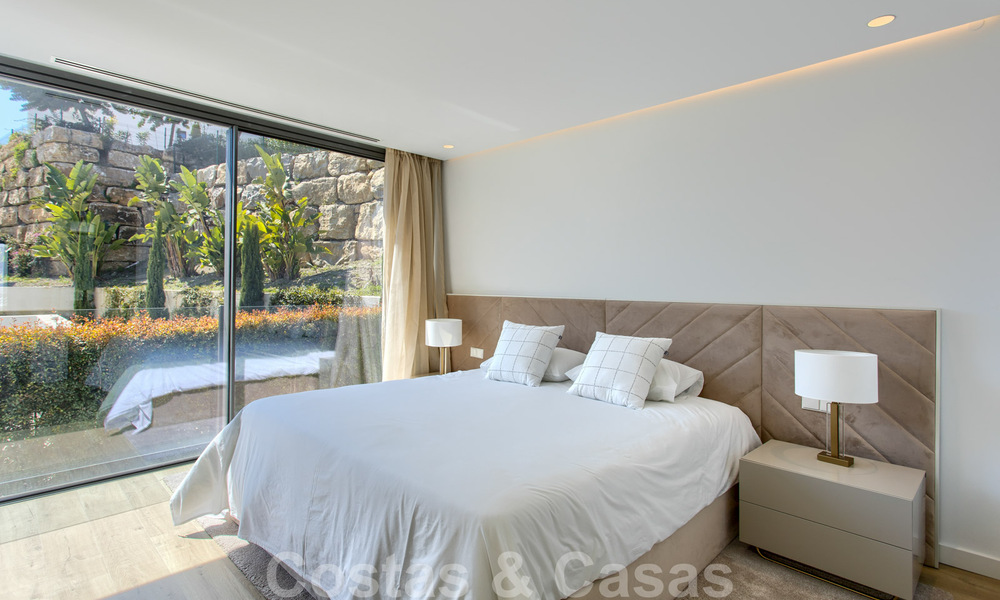 Prêt à emménager, nouvelle villa moderne de luxe à vendre, située directement sur le terrain de golf de Marbella - Benahavis 35419